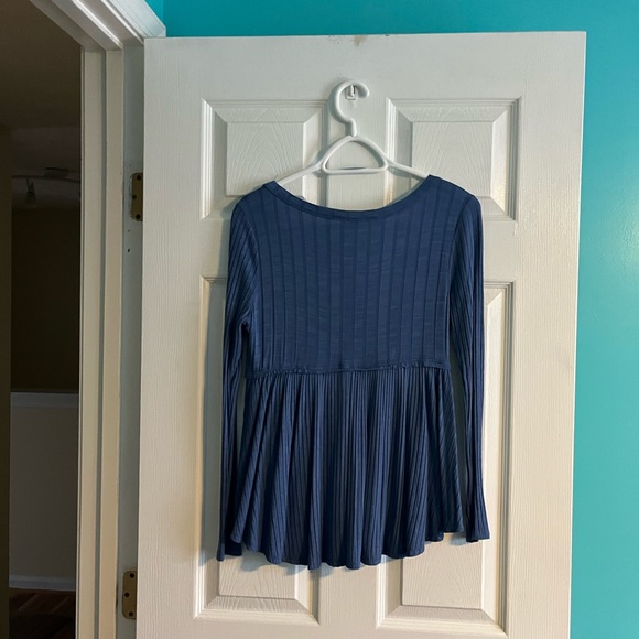 Sugarfox Long-sleeve Scoop Neck Top - Picture 2 of 5